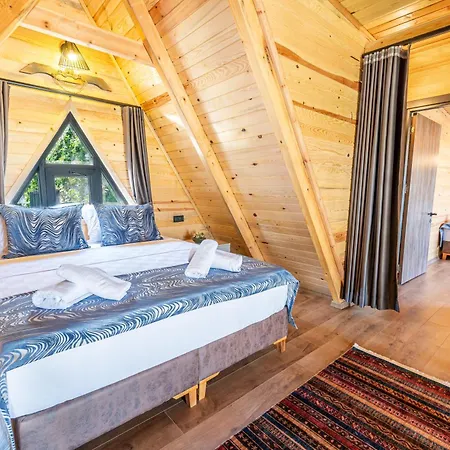 Aronia אתר קמפינג