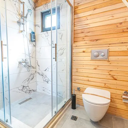 אתר קמפינג Aronia *