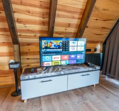 Aronia Kamp alanı Elmalik (Marmara)