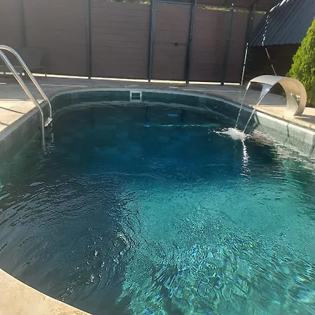 Aronia Kamp alanı Elmalik (Marmara)