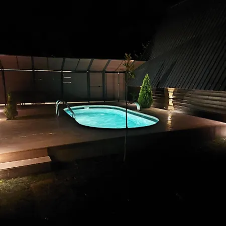 Aronia אתר קמפינג